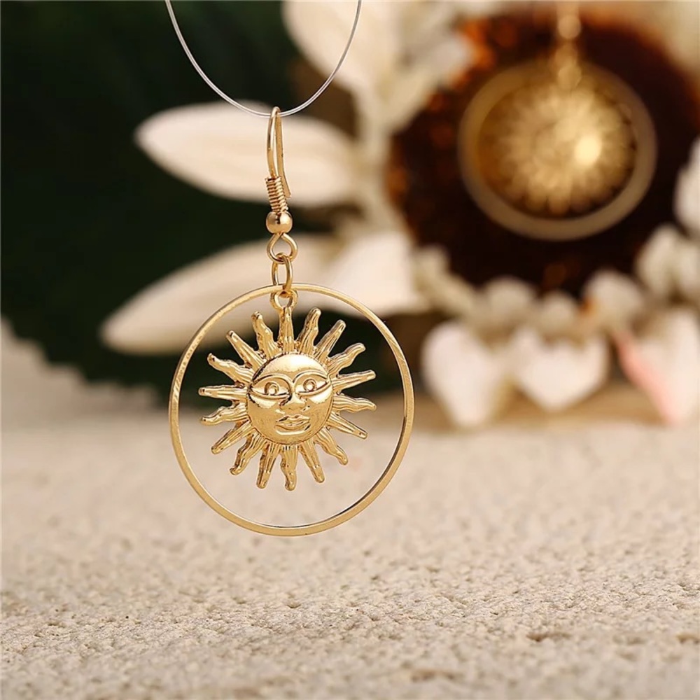 3/$30 💛 Sun Pendant Earrings - Picture 3 of 5